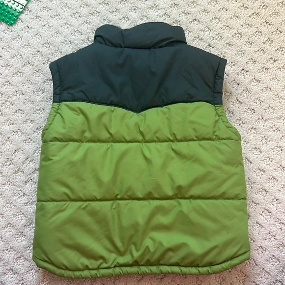 Patagonia Green Puffer Vest, 12 mo - Picture 3 of 5